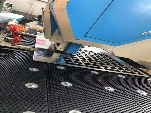 不锈钢冲孔网图片3